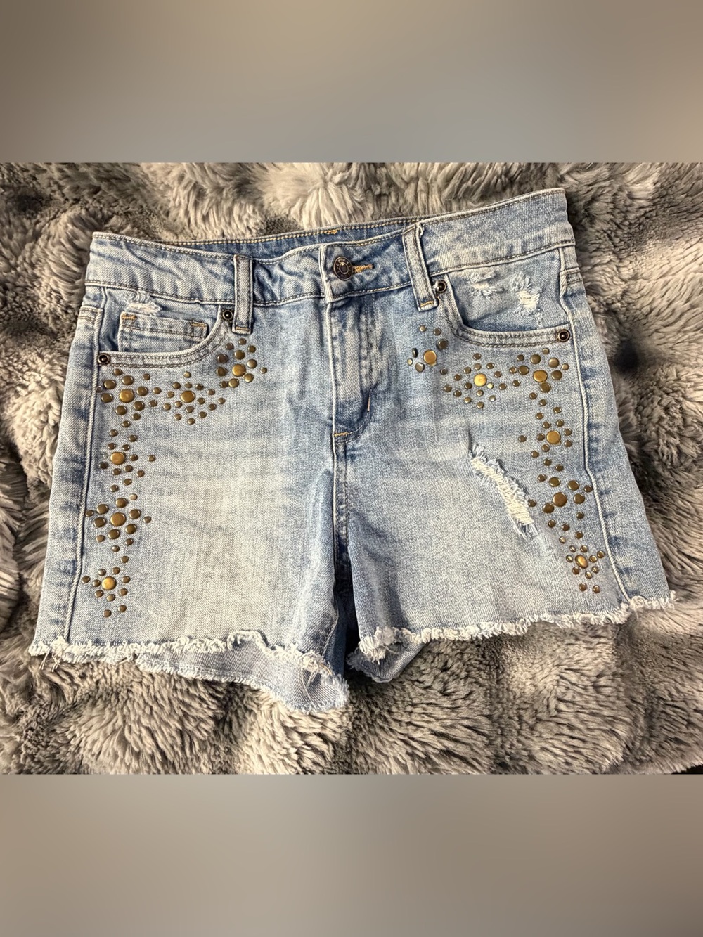 Tractr Girls Studded Distressed Denim Shorts Size 12 GUC$18